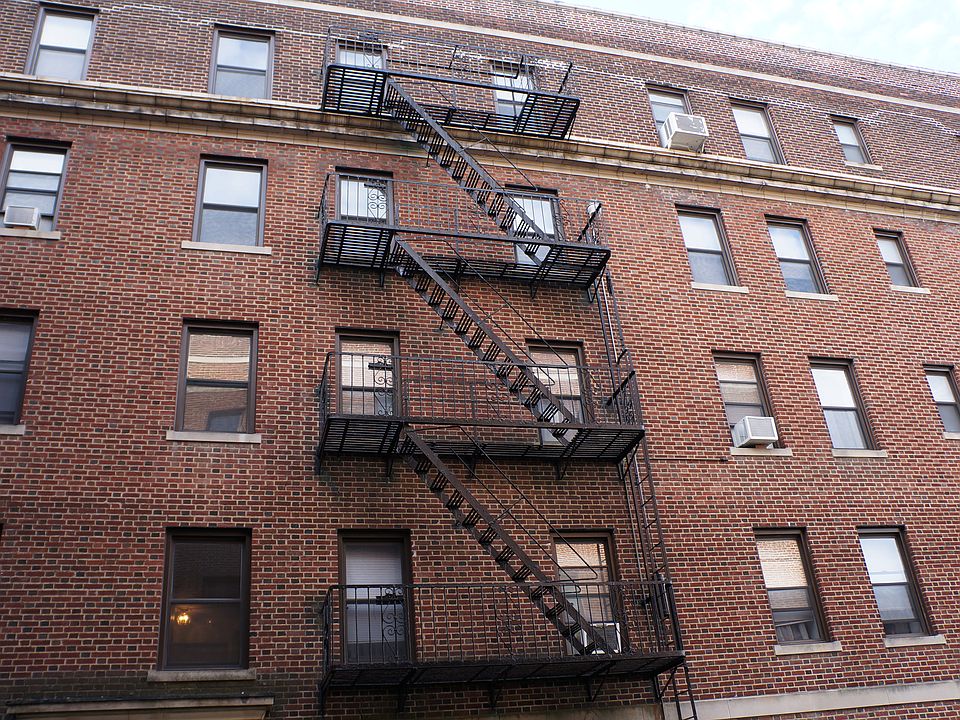 2nd image of 41 N Fullerton Ave APT E2