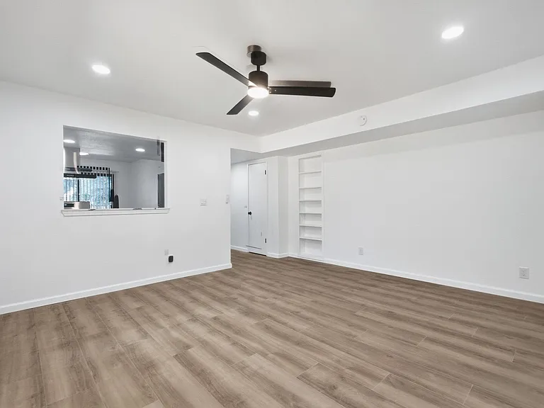 1421 Drake Drive — Photo 8