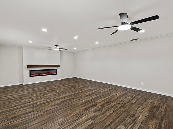 5th image of 36 Meadowbrook Dr