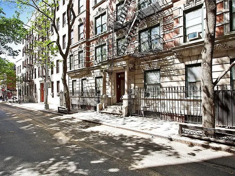 200 Waverly Pl #5W — Photo 8