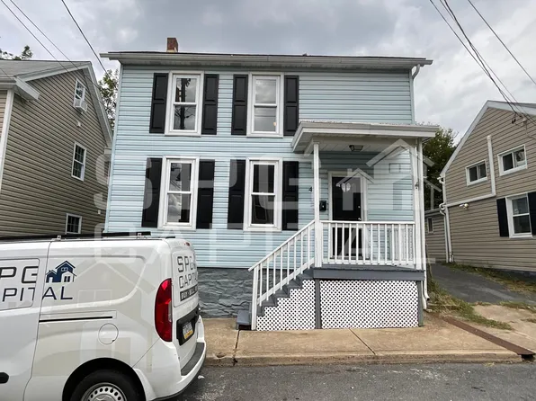 47 E North St, Waynesboro, PA 17268