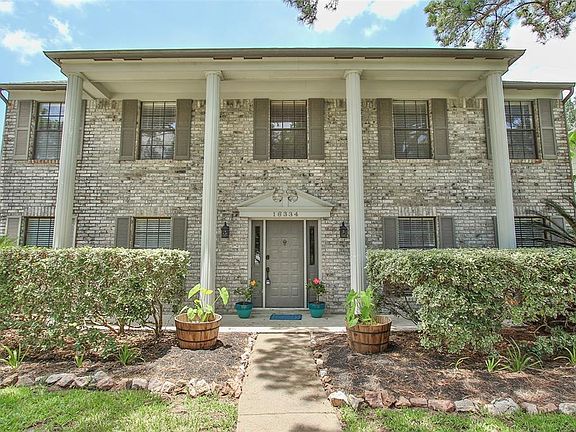 Rainbow Lake is a quiet, tree-lined street within walking distance to parks, pools and the elementary school.