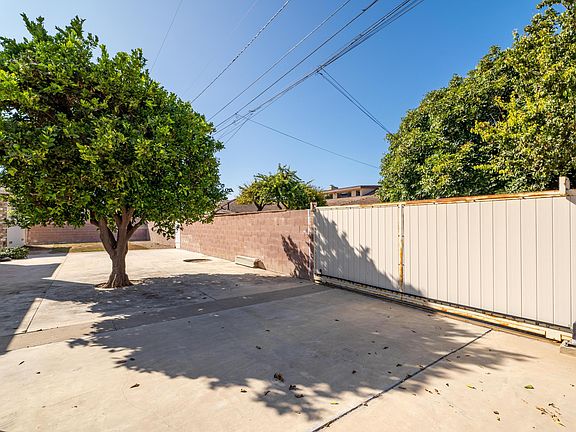 5th image of 645 Eastwood Dr