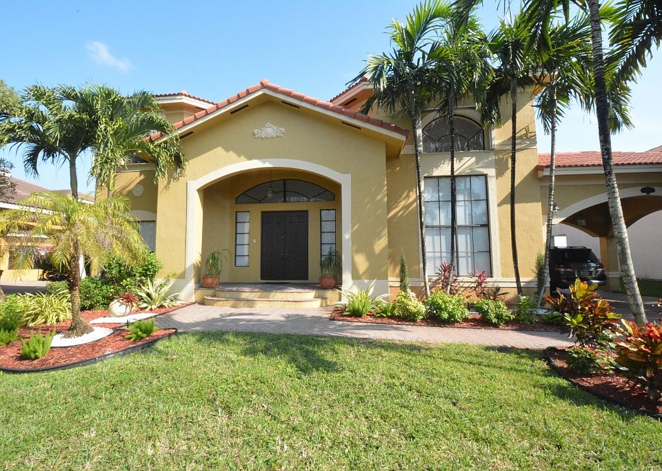 1st image of 1923 SW 195th Ave