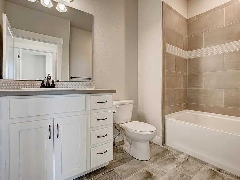 2nd Bathroom