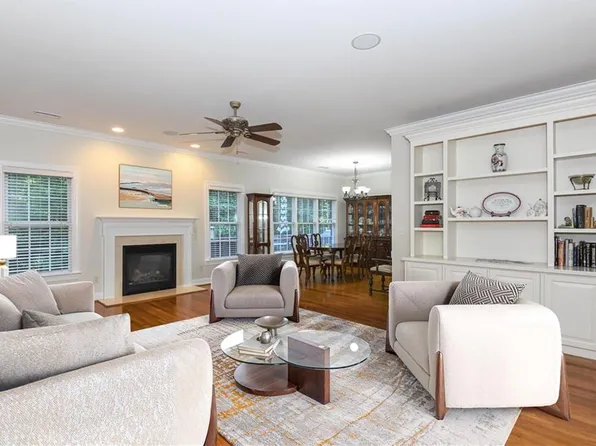 3702 Regents Park Ln, Greensboro, NC 27455