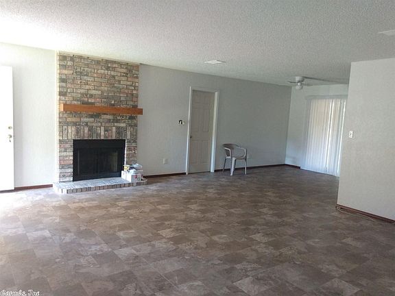 2nd image of 275 Bayshore Dr