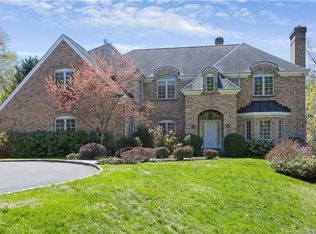 54 Hillcrest Park Rd, Cos Cob, CT 06807