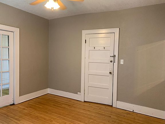 4th image of 1708 Grand Ave