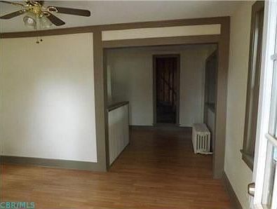 4th image of 121 South St