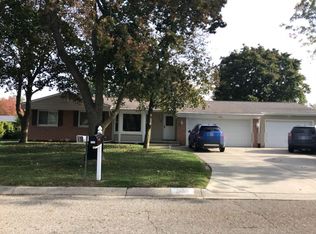 1131 Davenport Ct, Burton, MI 48529