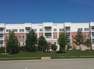 3975 Idlewild Ln 200, Naperville, IL 60564