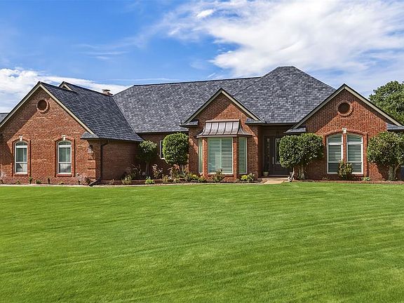 2nd image of 2013 Spirit Wood Ln