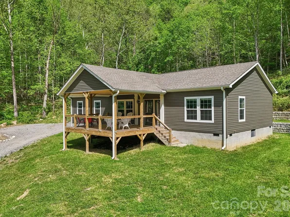 590 Willow Ln, Marshall, NC 28753