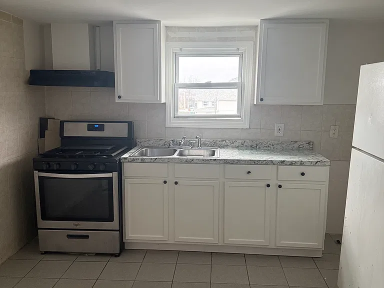 192 Last St #3 — Photo 20
