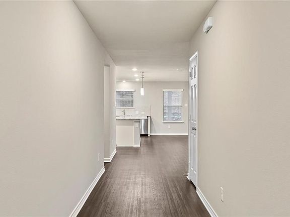 5th image of 1124 Millican Ln