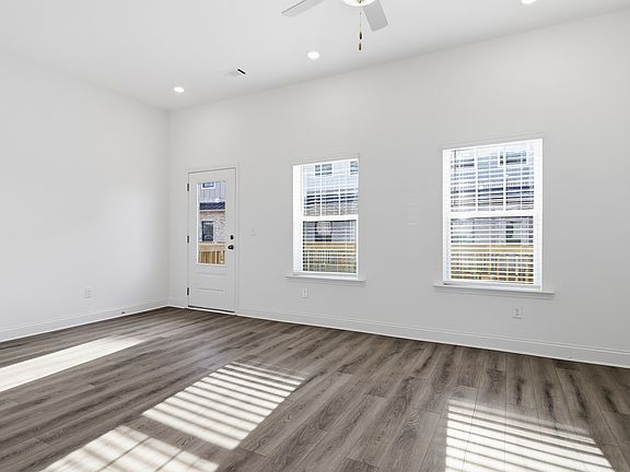 Encore Townhomes Applause 5