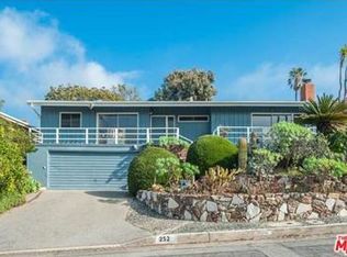 252 Notteargenta Rd, Pacific Palisades, CA 90272