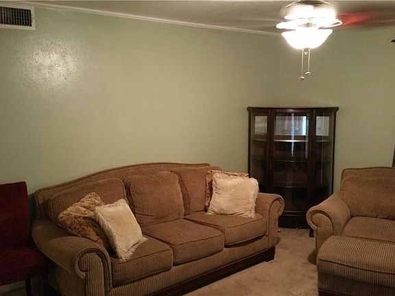 4th image of 1115 Hollis St