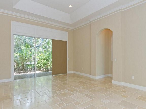 5th image of 8489 Oak Leaf Ln