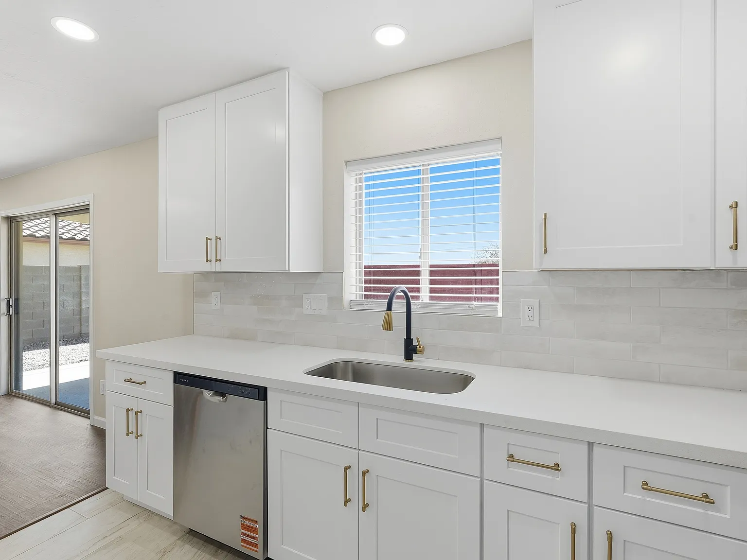 4 bed, 2037 sqft, $2,500 — Photo 4