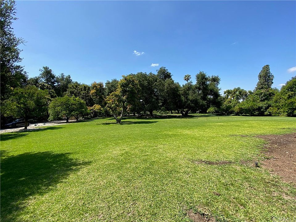 1st image of 975 Singing Wood Dr