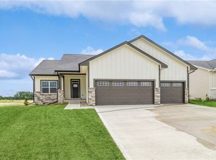 17900 Goodman Dr, Urbandale, IA 50323