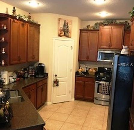 5th image of 6911 Surrey Hill Dr