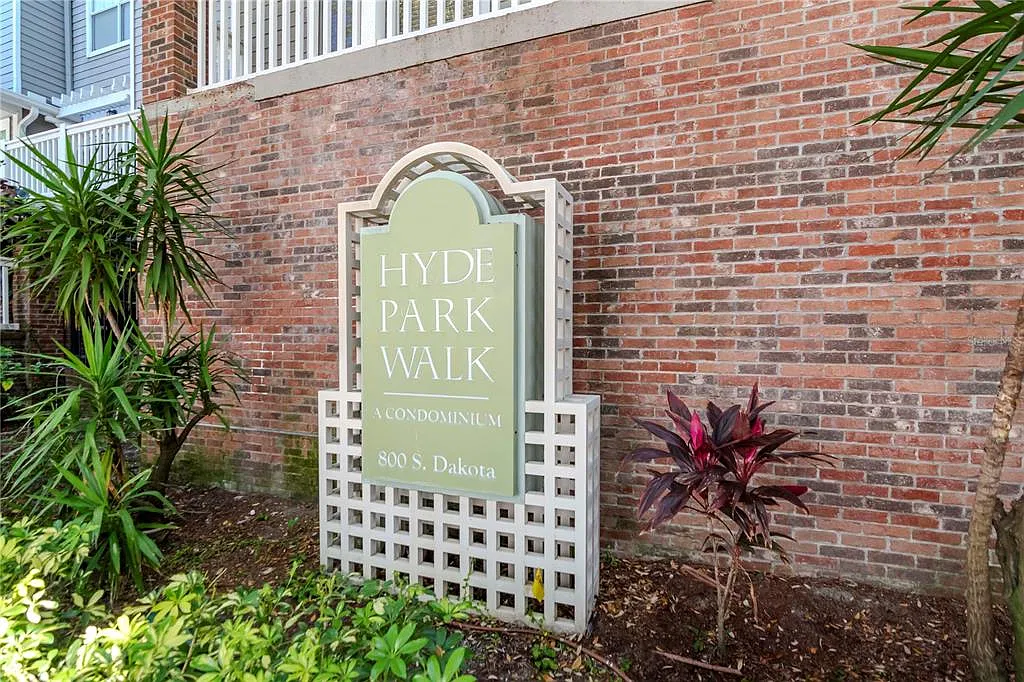 2 bed, 2.0 bath, 1059 sqft, $4,900 — Photo 3
