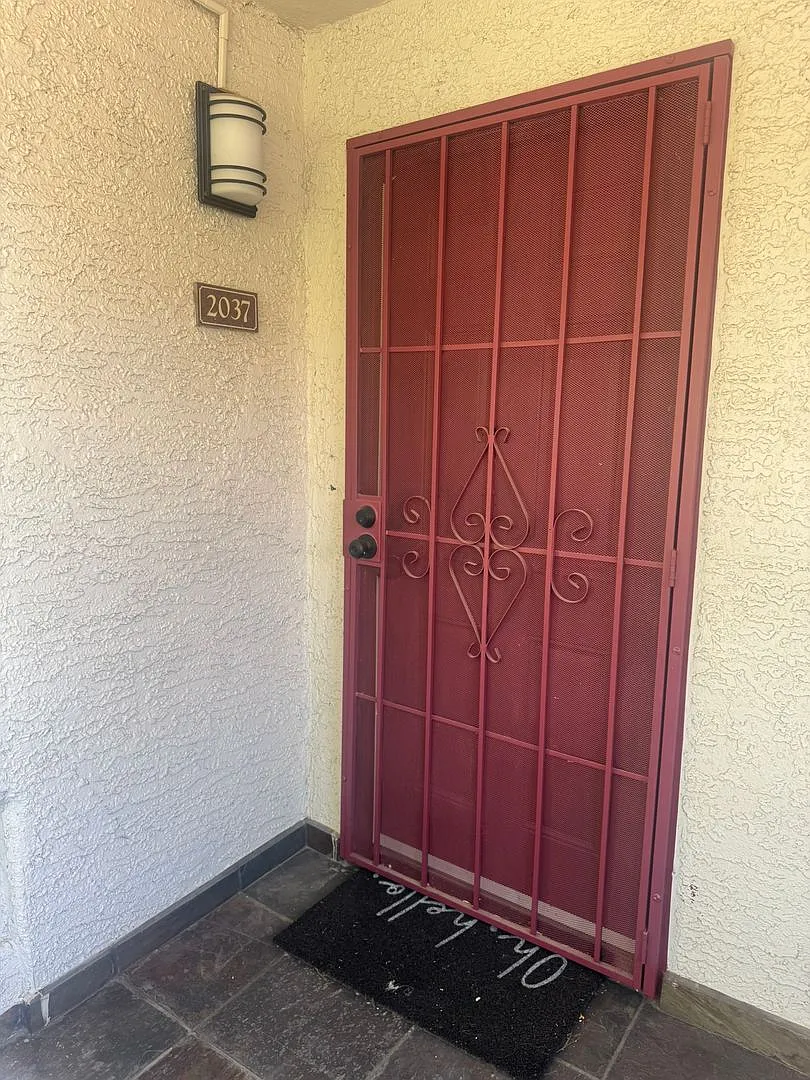 Upgraded 2-Bedroom Condo in Gated Community Near Boca Park — Photo 2