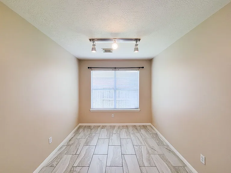 18446 S Wimbledon Dr — Photo 17