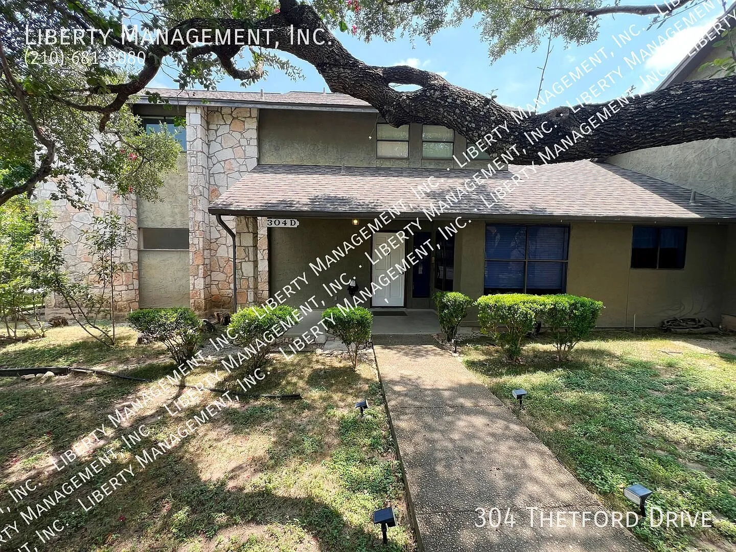 3 Bed, 2.5 Bath 2107 sq ft Townhome in a Gated Community — Photo 1