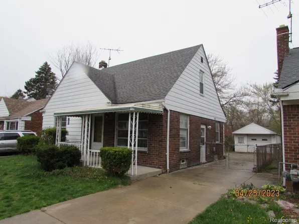 11461 Balfour Rd, Grosse Pointe, MI 48224