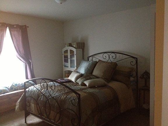 master BR w/ Bath, 2 closets