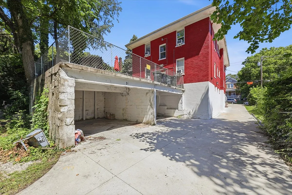 2 bed, 900 sqft, $1,385 — Photo 3