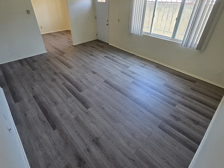 12520 Oxford Ave — Photo 9