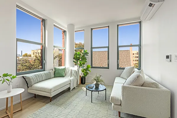 Rented by Triumph Property Group | media 8