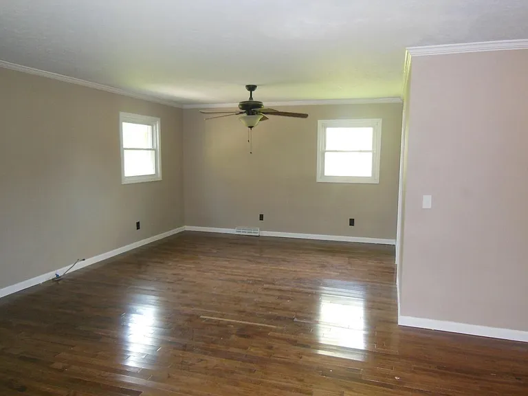204 Cal Ave — Photo 5