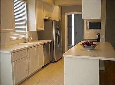4th image of 4766 Lakeland Dr