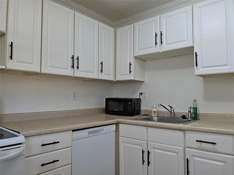 1504 Virginia Ave #105 — Photo 4