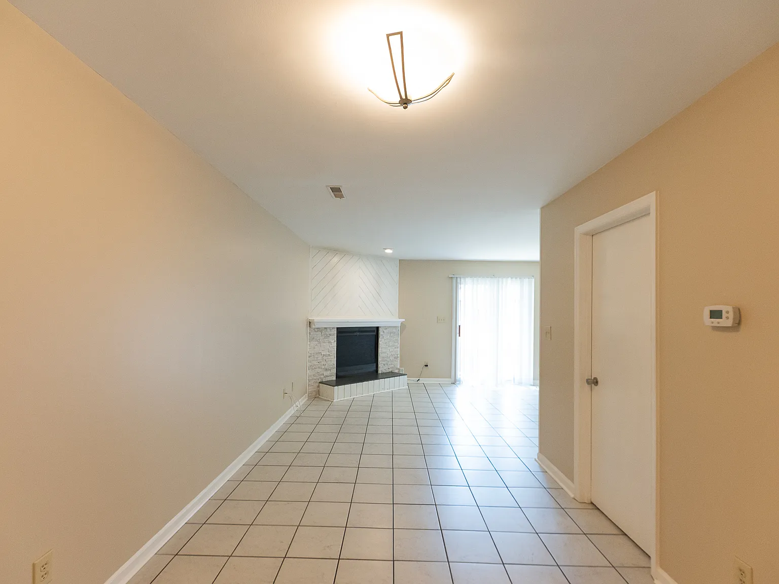 2 bed, 2.5 bath, 1280 sqft, $1,400 — Photo 4