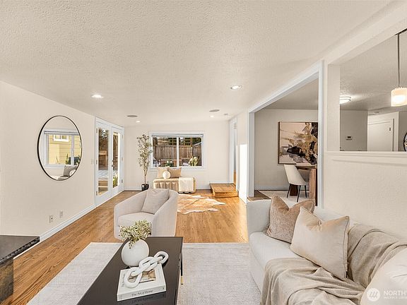 3rd image of 12621 156th Avenue SE