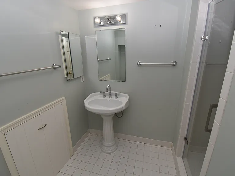 2901 Meadow View Rd — Photo 32