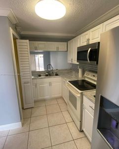 8454 NW 8th St APT 2, Miami, FL, 33126