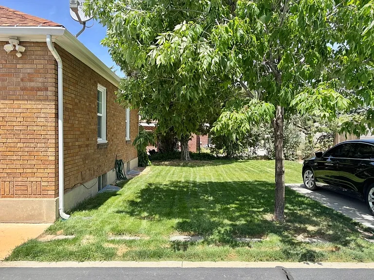 3671 S. 2300 E. — Photo 18