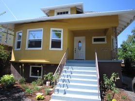 2113 Woolsey St