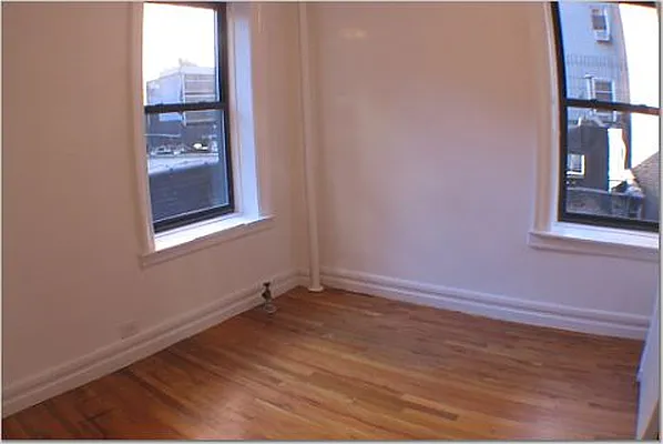 Rented by 4 Points Properties | media 63