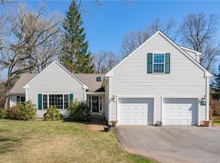 18 Litchfield Rd, Unionville, CT 06085