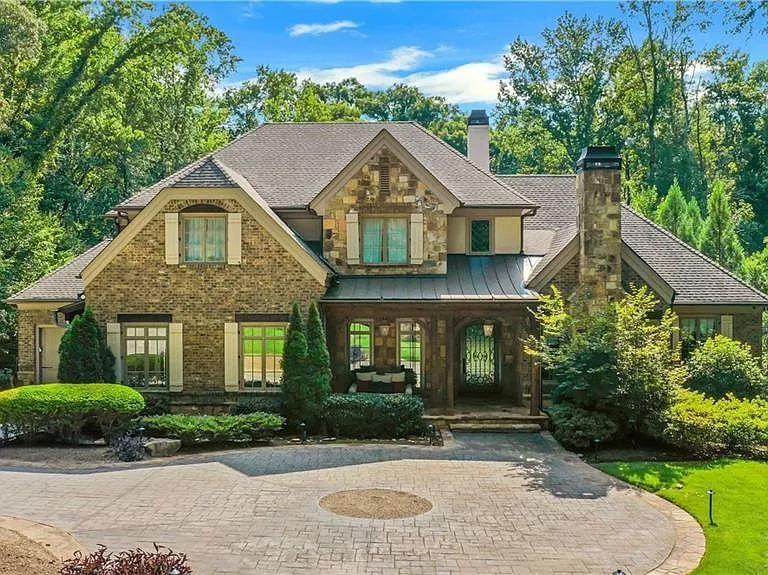 5265 Peachtree Dunwoody Rd — Photo 116