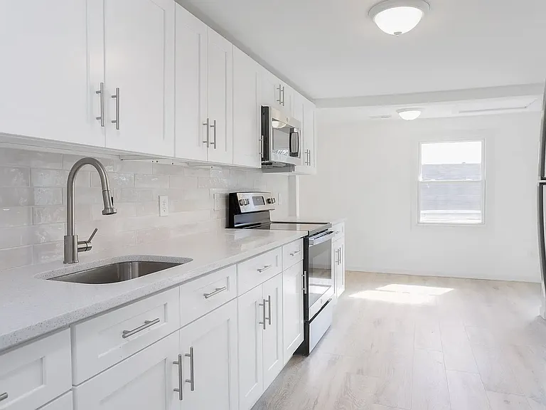 33 William St #3 — Photo 1